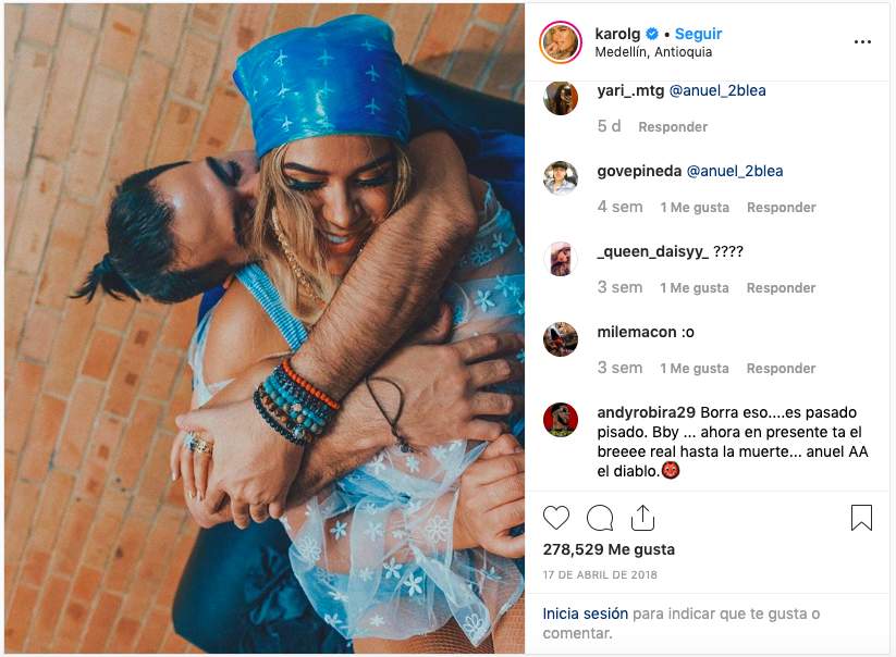 Comentarios en la publicación de karol G junto a su ex pareja