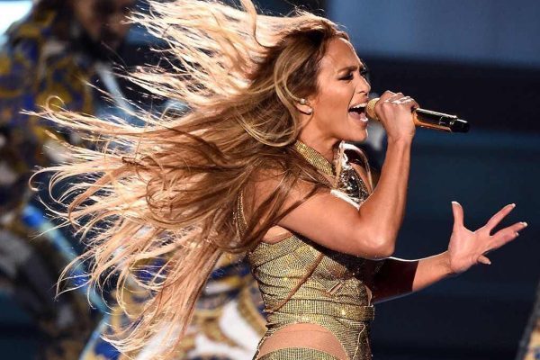 Apagón en NY deja a JLo desconsolada tras cancelar su concierto