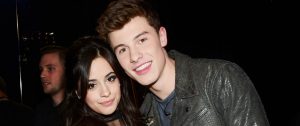 ¿Ya es oficial? Camila Cabello y Shawn Mendes se besan en público