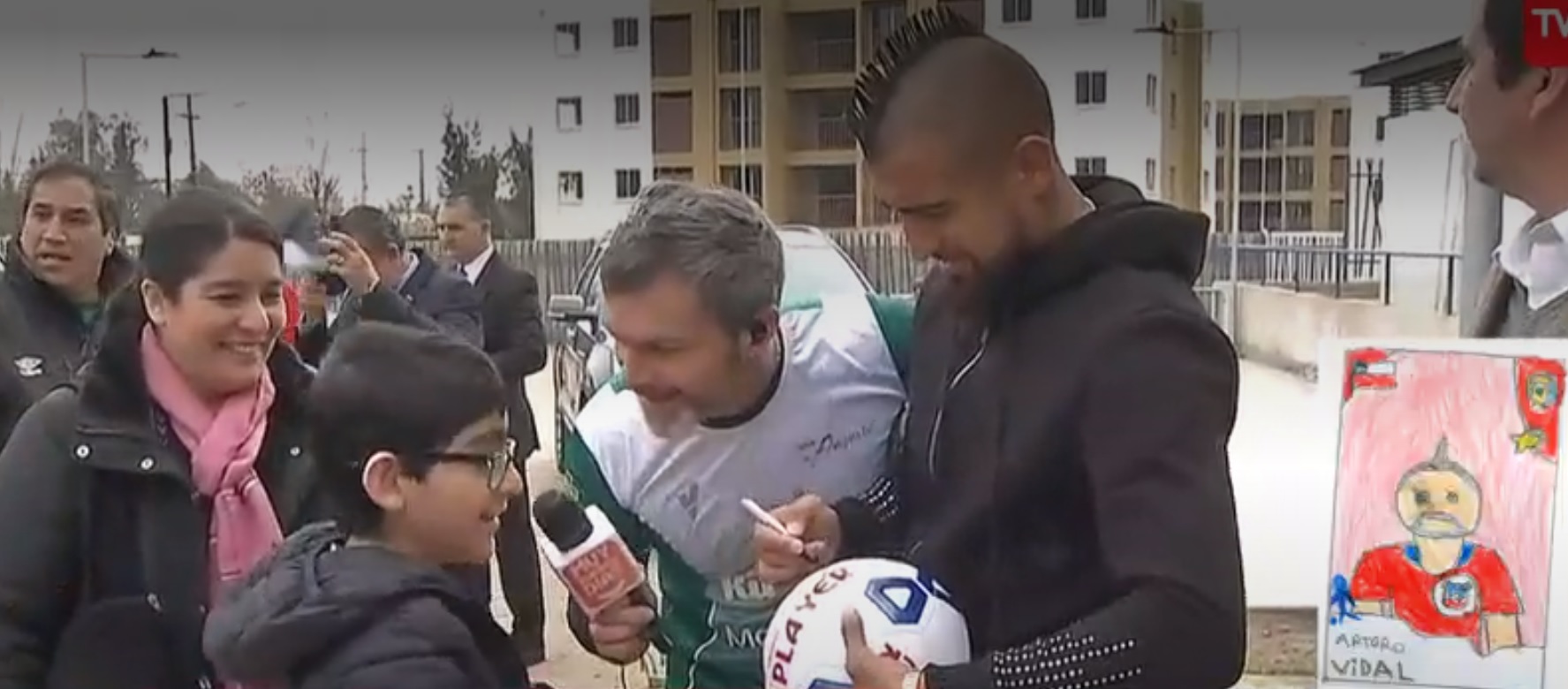 Niño viral por dibujar lámina de Arturo Vidal cumplió su sueño ¡y conoció al futbolista!