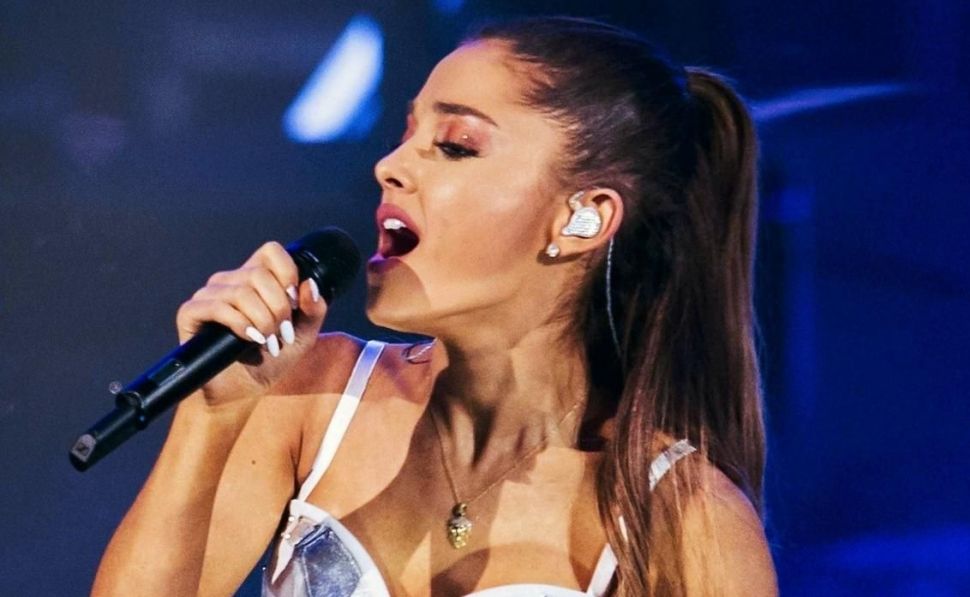 Ariana Grande explica en una carta por qué llora en medio de sus conciertos