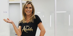 Carla Ochoa saca aplausos con fotos en bikini a sus 40 años