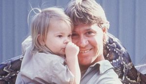Hija de Steve Irwin, el 'Cazador de cocodrilos', se casará a los 21 años