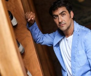 Mamá de Chris Carpentier sale nuevamente a defenderlo