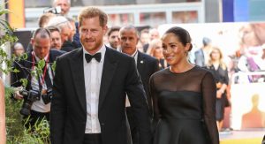 Medio asegura que Meghan Markle y el príncipe Harry pensarían en adoptar un niño de África