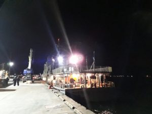 Derraman 40 mil litros de petróleo en terminal de Isla Guarello en Magallanes