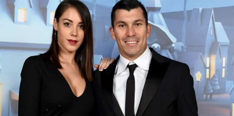Gary Medel compartió foto de su esposa sin su permiso: Ella le respondió