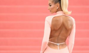 Tangas a la vista: La tendencia noventera que las celebridades han traído de vuelta