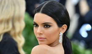 Atacan a Kendall Jenner en Instagram por "traicionar" a Selena Gómez