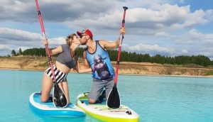 Este lago turquesa en Siberia esconde en su color un peligroso secreto