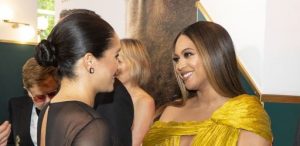 Meghan Markle rompe el protocolo al conocer a Beyoncé en la premiere de "El rey león"
