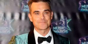 Robbie Williams contrató guardias por miedo a visitas extraterrestres