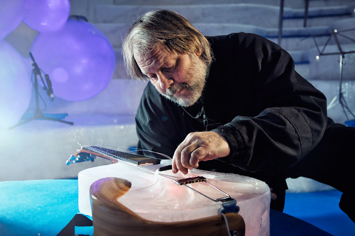 El creador de instrumentos de hielo, Tim Linhart, se presentará en Chile