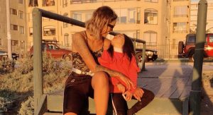 Camila Recabarren saca aplausos con foto junto a su hija Isabella