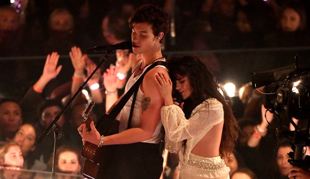 ¿Y el beso? Apasionada presentación de Camila Cabello y Shawn Mendes causó furor en los MTV VMAs 2019
