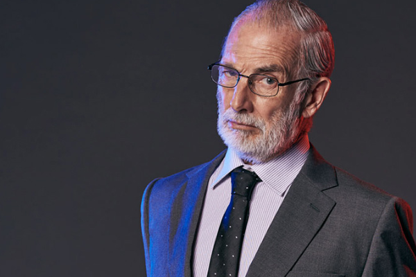 Muerte de Patricio Egaña en "Juegos de poder" desató ola de teorías en redes sociales