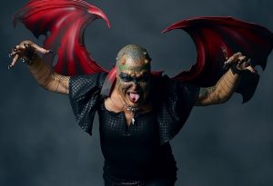 ¡Increíble! este hombre modificó su cuerpo para convertirse en un "reptil"