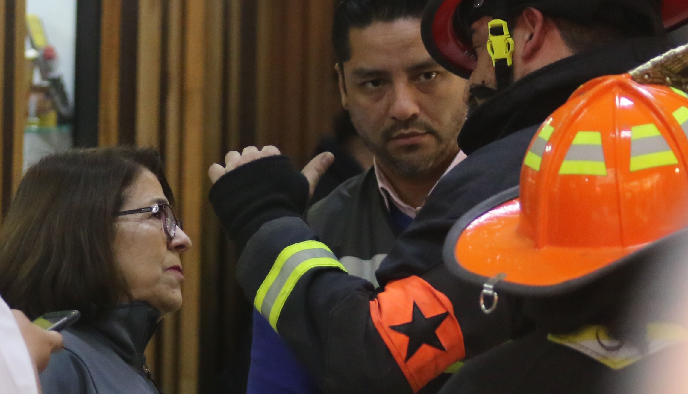 Cinco lesionados dejó caída de dos ascensores en el centro de Santiago