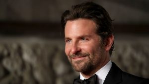 ¿Irreconocible? Bradley Cooper sorprendió con cambio de look en sus vacaciones