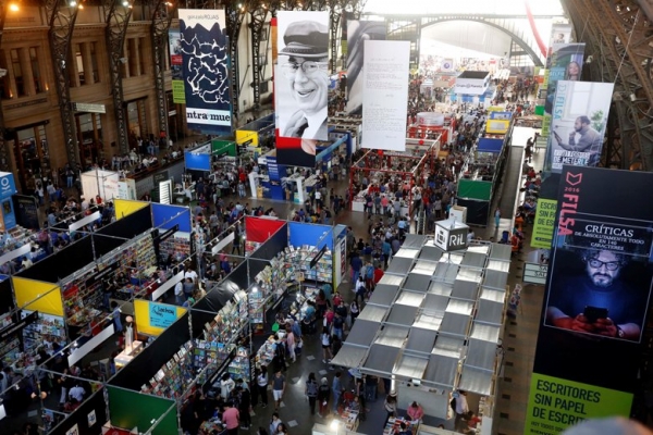 Confirman que Feria del Libro se seguirá realizando en Estación Mapocho