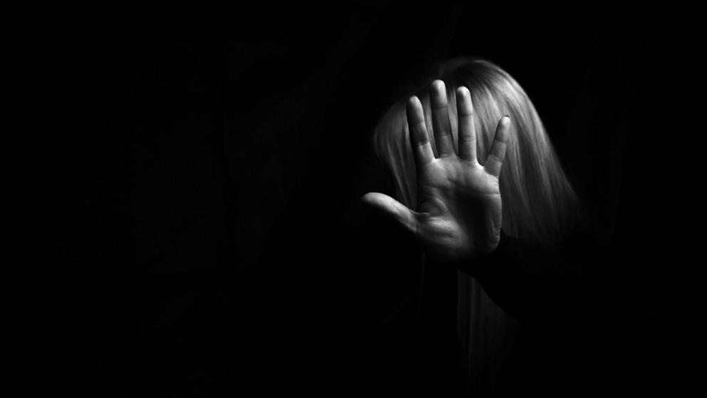 Joven iquiqueña fue mordida y asfixiada con un cinturón por su pareja tras intentar terminar su relación