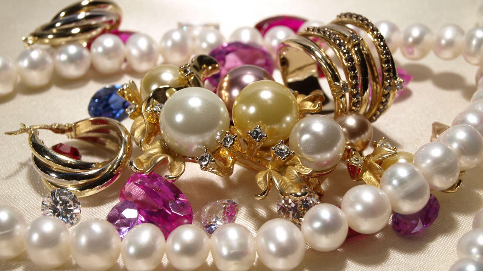 Descubre el accesorio noventero que será tendencia en primavera-verano