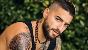 ¿Ya lo viste? Maluma encendió las redes con sensual y polémico tatuaje