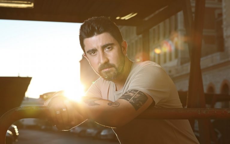 #AlertaDeEstreno ¡Revisa el nuevo videoclip de Alex Ubago!