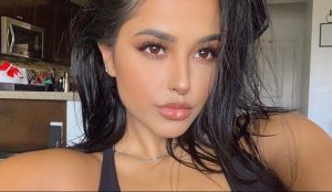 Becky G sorprendió mostrando sus canas por estrés en Instagram