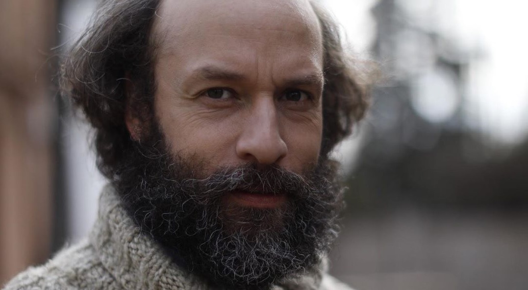 El difícil adiós de Andrés Velasco al padre Gabriel tras el fin de "Isla paraíso"