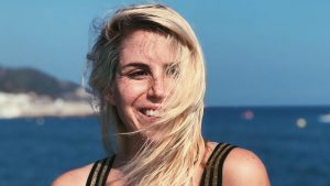 Actriz de "Pacto de sangre" decidió radicarse en Barcelona tras vacaciones en Europa