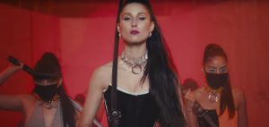 #AlertaDeEstreno: ¡Revisa el videoclip oficial de Francisca Valenzuela para "Héroe"!