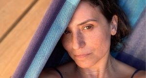 "Bella, pero letal": Francisca Gavilán se llena de elogios con delicada postal