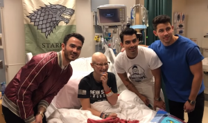 Jonas Brothers sorprendieron a fanática en el hospital de Pensilvania