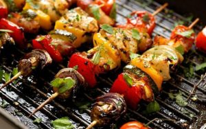 ¡Toma nota! Las mejores fondas veganas y vegetarianas para celebrar este 18