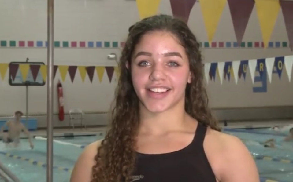 Nadadora fue descalificada de competencia por "mostrar demasiado" con su traje de baño