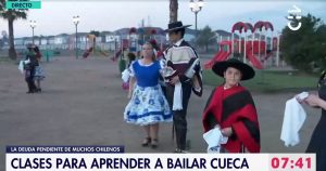 "Carlitos...": El 'fail' que sacó risas en despacho en vivo del noticiero de CHV