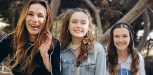 Alejandra Fosalba saca risas con video junto a sus hijas