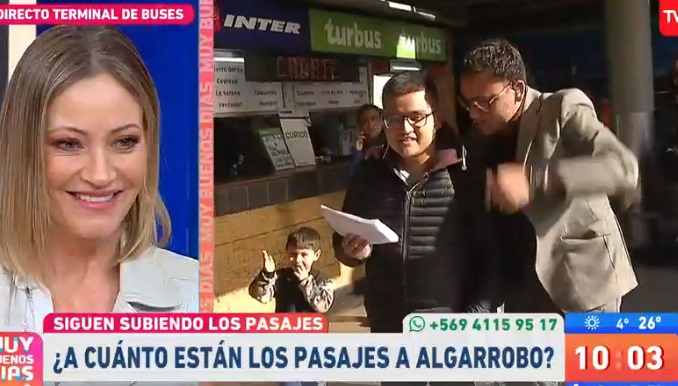 joven revisó los pasajes de fiestas patrias