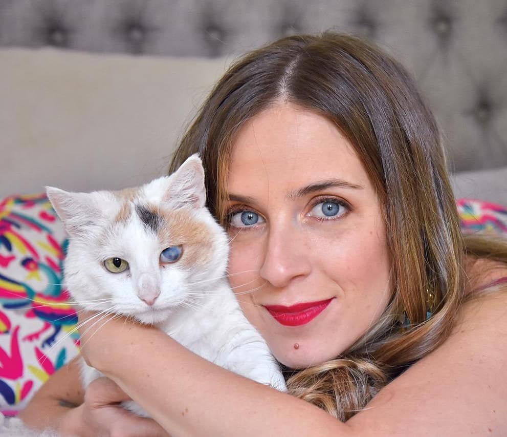 Alison Mandel le dice adiós a su gatita Muamia con emotivo mensaje