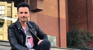Sergio Lagos sorprende con videos tocando piano junto a sus hijos