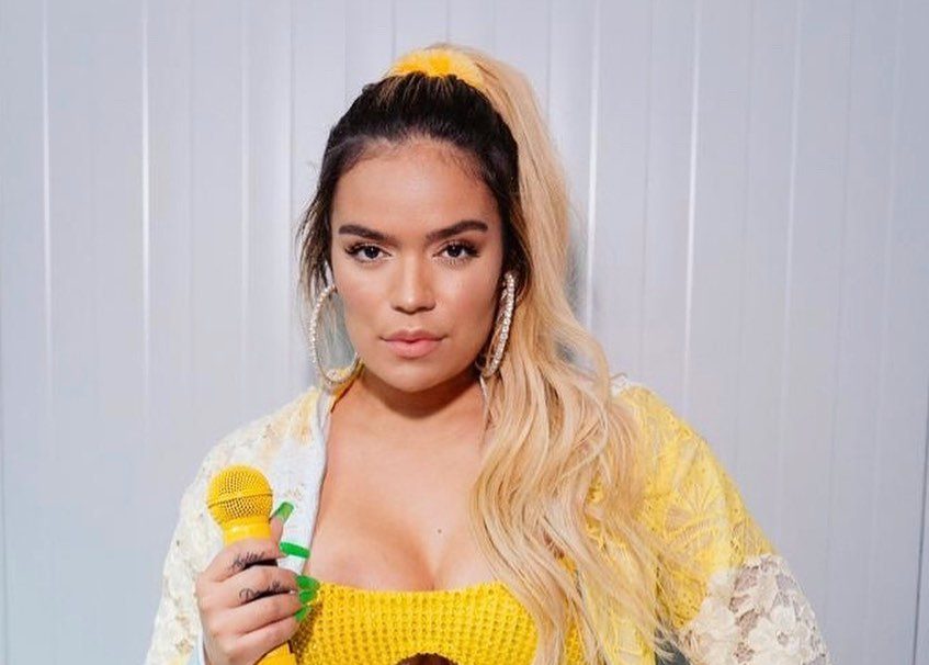 Karol G saca aplausos cantando a capella y sin autotune