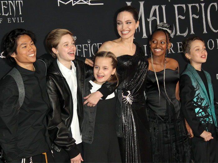 Jolie se lució con sus hijos en la premiere de "Maléfica"