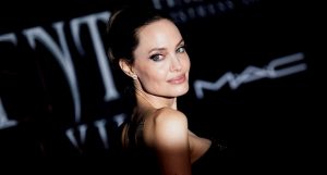 Para nada 'Maléfica': El bello gesto de Angelina Jolie con fan que lloró al verla