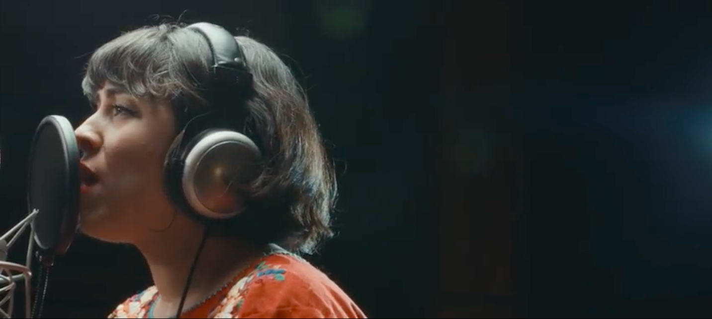 Artistas chilenos se unen en nueva versión de "El derecho de vivir en paz"