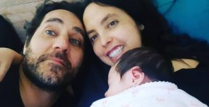 Chiqui Aguayo enternece con fotos de su hija Amal a sus tres meses de vida