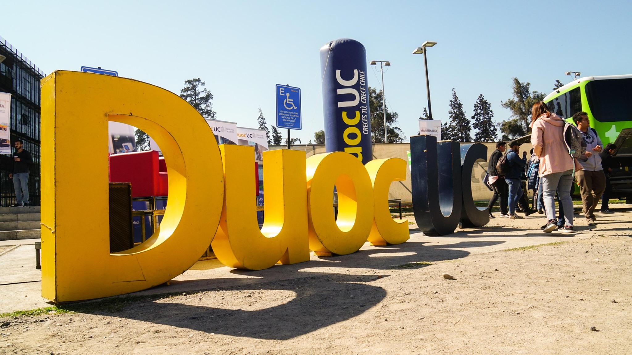 Institutos profesionales y centros de formación técnica suspenden clases en el país