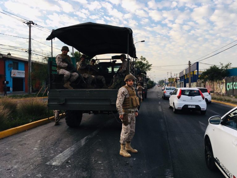 militares en calles de santiago
