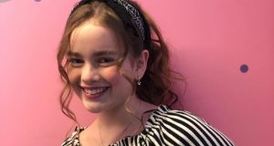 Actriz Giulia Insotroza fue criticada por llevar 'demasiado' maquillaje a su edad