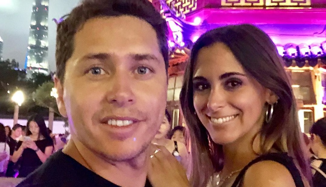 Karol Lucero sorprendió con foto "a lo 50 sombras de Grey" junto a su polola